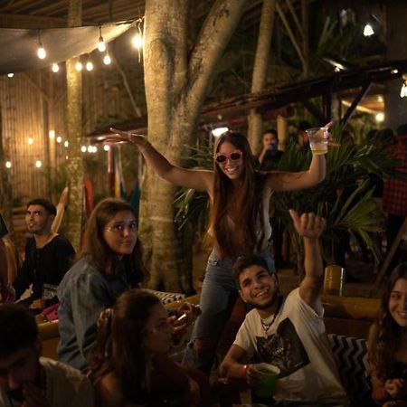 Montañita Hidden House Hostel Party المظهر الخارجي الصورة