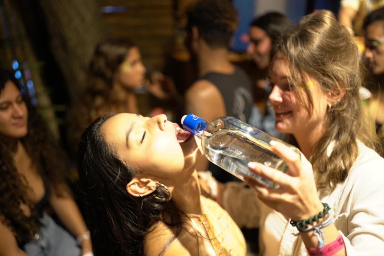 Montañita Hidden House Hostel Party المظهر الخارجي الصورة