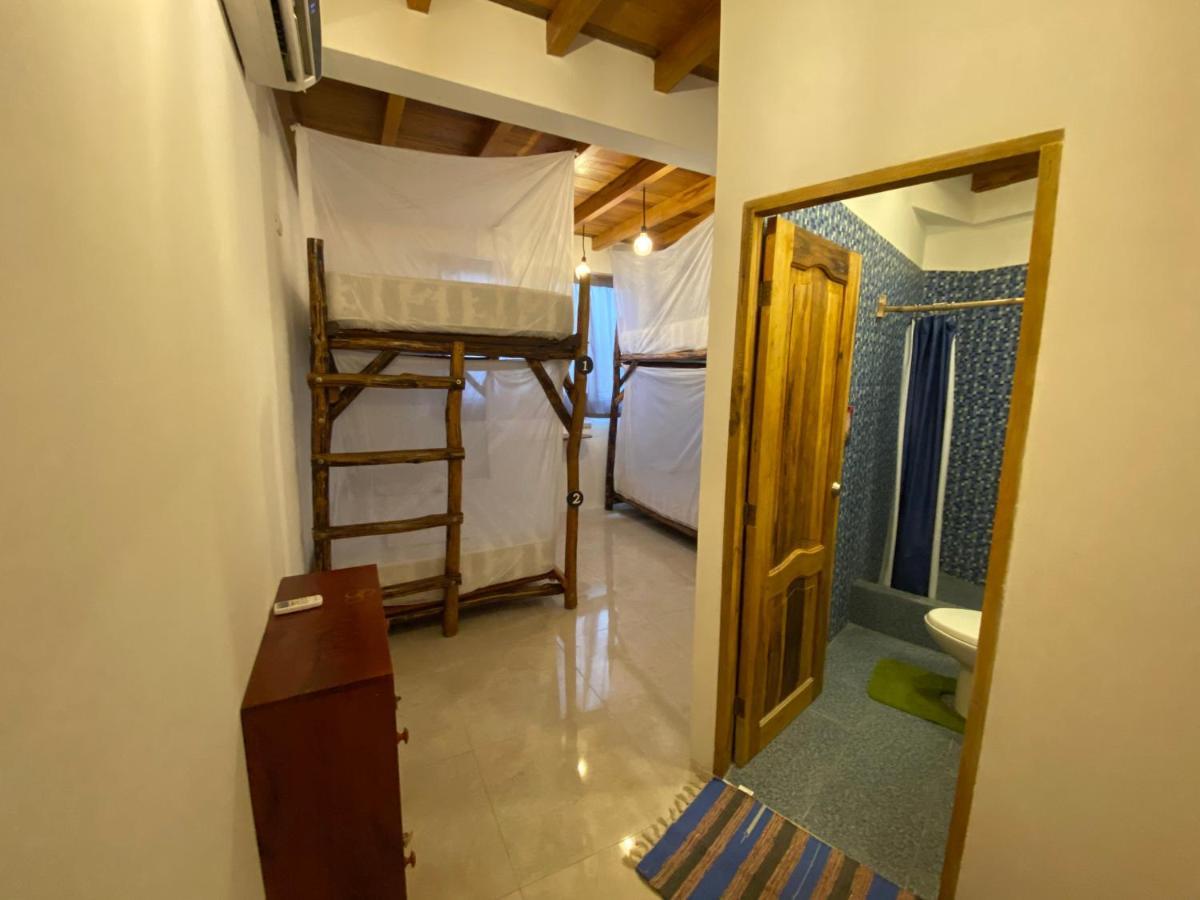 Montañita Hidden House Hostel Party المظهر الخارجي الصورة
