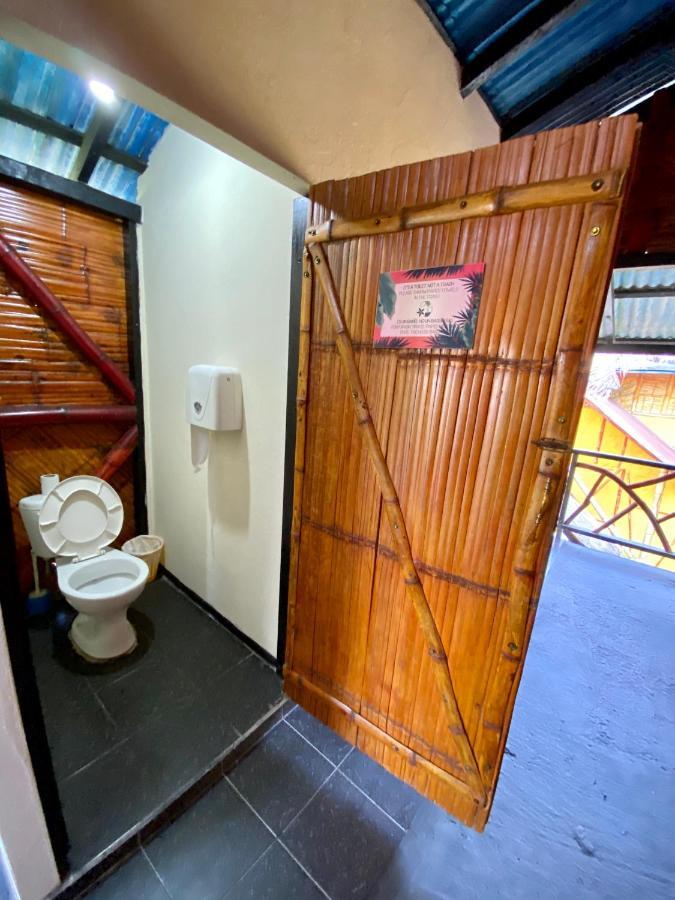 Montañita Hidden House Hostel Party المظهر الخارجي الصورة